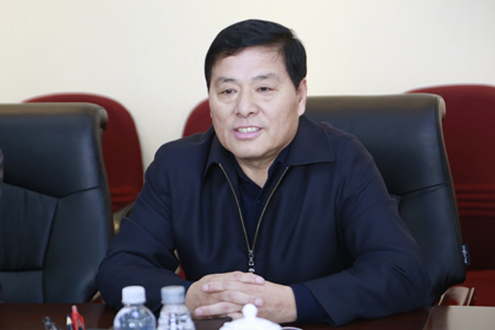 随后,学校领导李佐同,秦智伟,杨颗粒,王金满,于立河,安增龙,李伟凯与