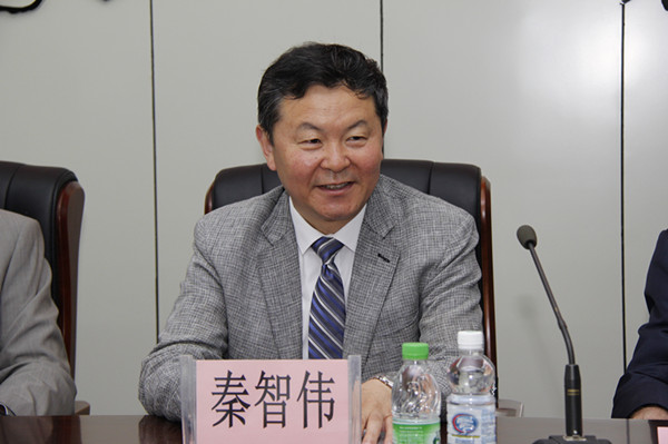 秦智伟校长致辞王金满副校长主持开幕式洽谈会现场(食品学院/供稿)