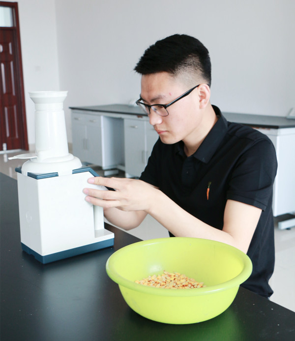 马德志副本.jpg